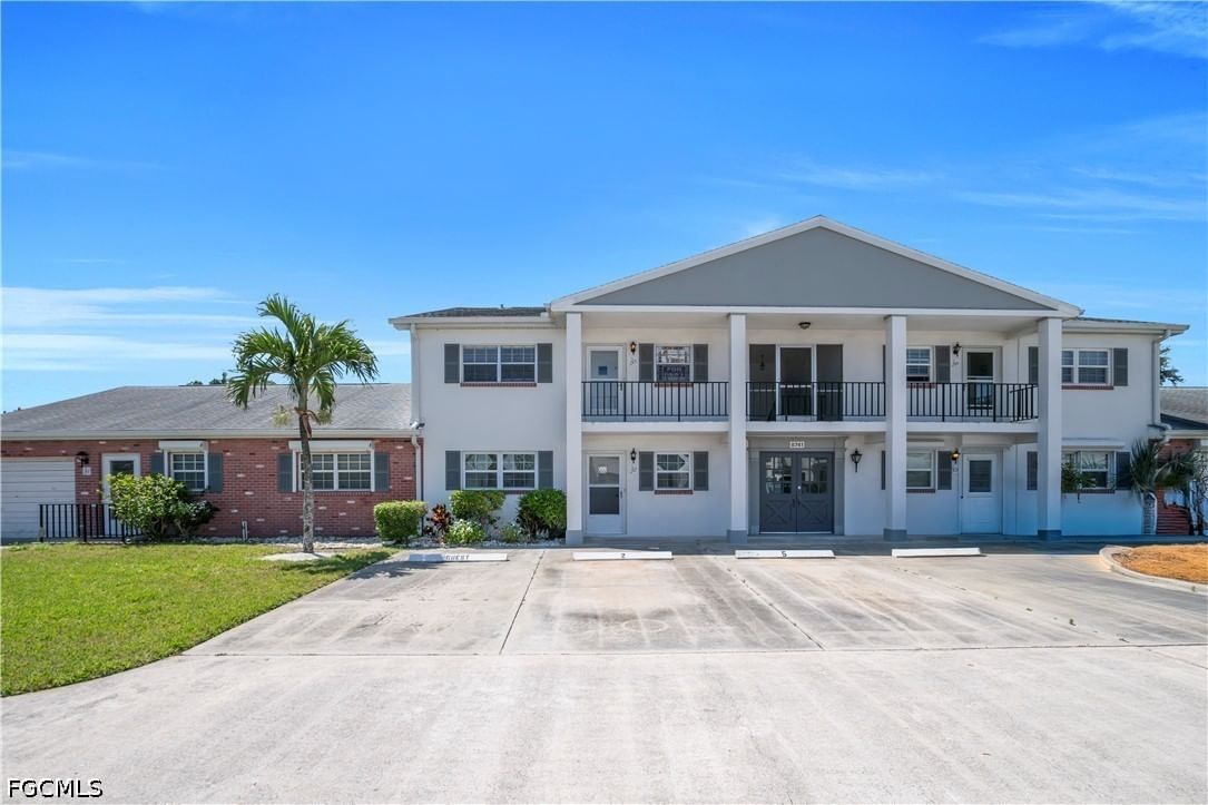 8741 Lueck Lane #5, Fort Myers, FL 33919 photo 2