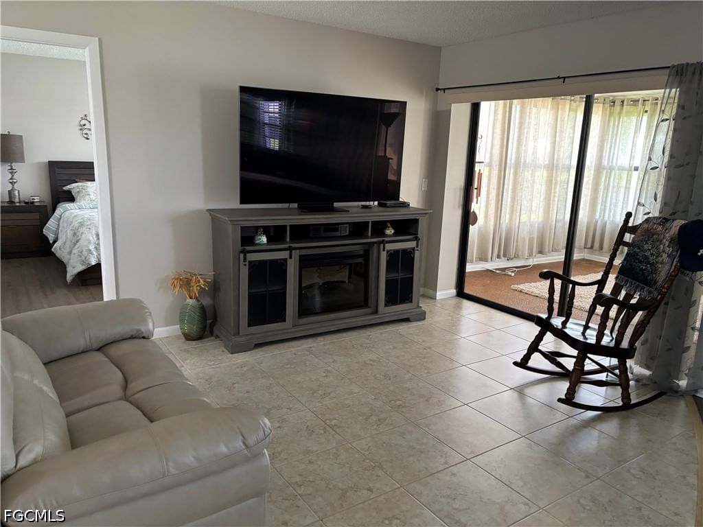 1514 Palm Woode Drive, Fort Myers, FL 33919 photo 2
