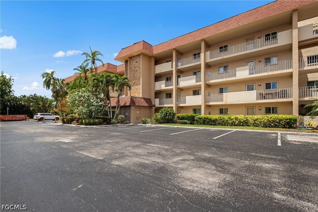 4309 Mariner Way #304, Fort Myers, FL 33919 photo 2