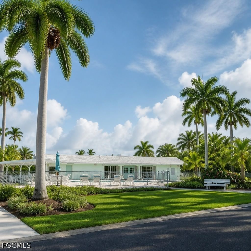 90 Sycamore Lane, Fort Myers, FL 33908 photo 2
