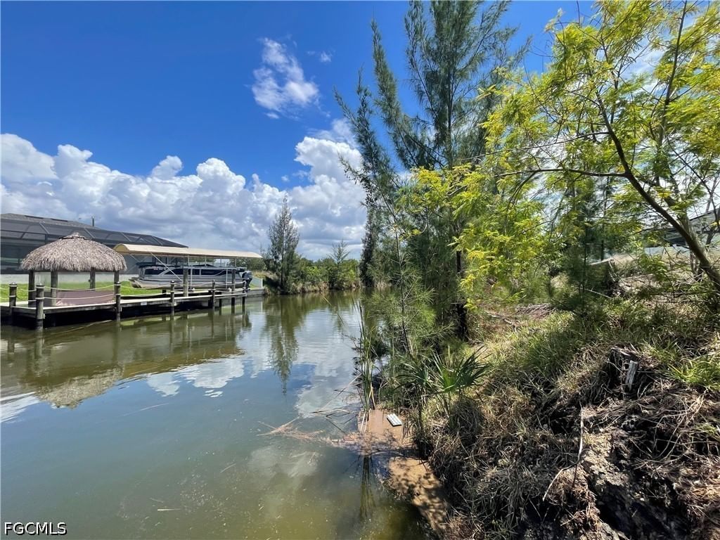 2111 SW 17th Place, Cape Coral, FL 33991 photo 2
