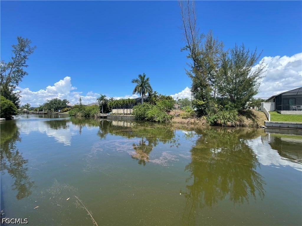 2111 SW 17th Place, Cape Coral, FL 33991 photo 3