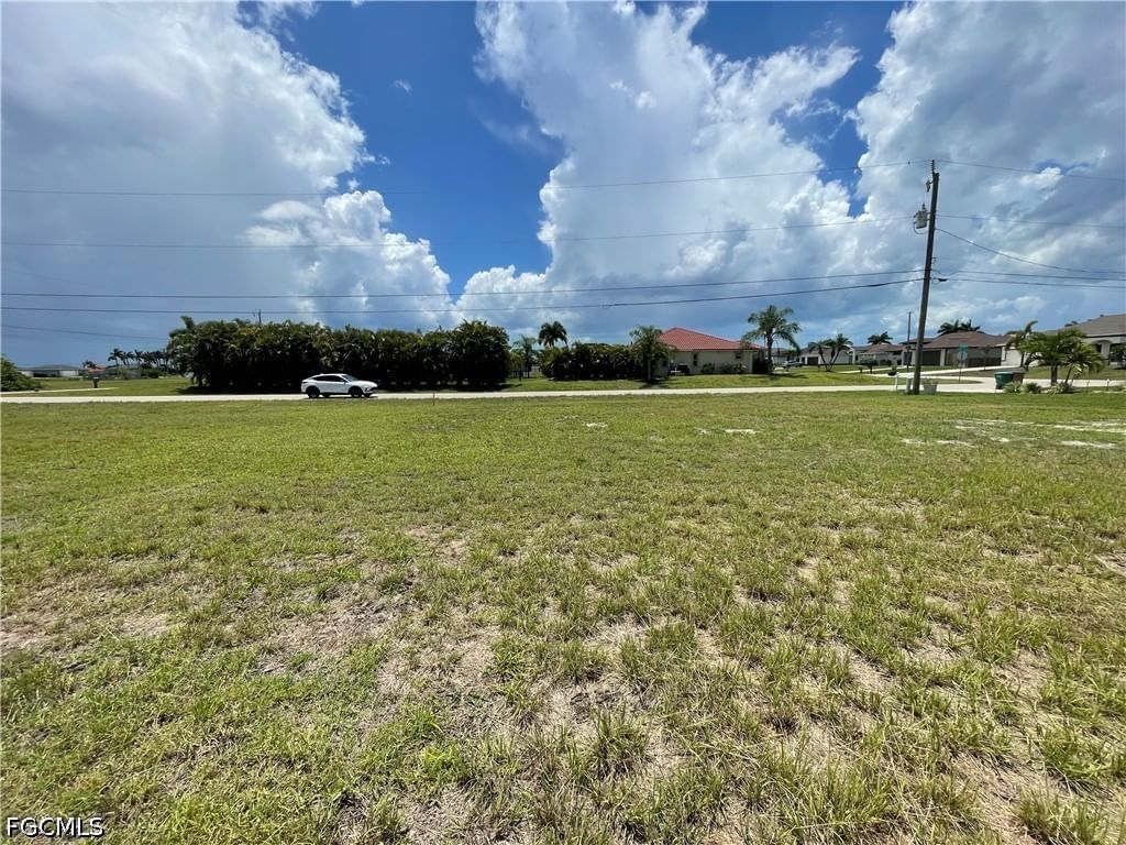 825 NW 33rd Place, Cape Coral, FL 33993 photo 4