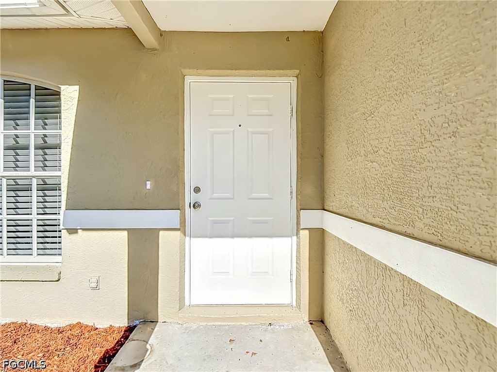 6117 Kramer Avenue, Fort Myers, FL 33905 photo 2