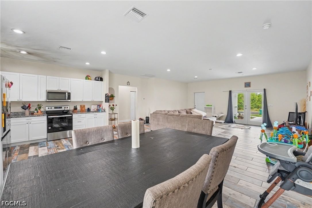8006 Oakleaf Circle, Labelle, FL 33935 photo 3