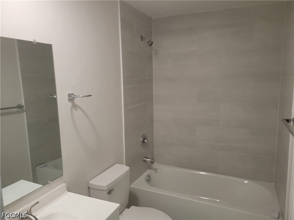 217/219 Cape Coral Parkway W, Cape Coral, FL 33914 photo 3