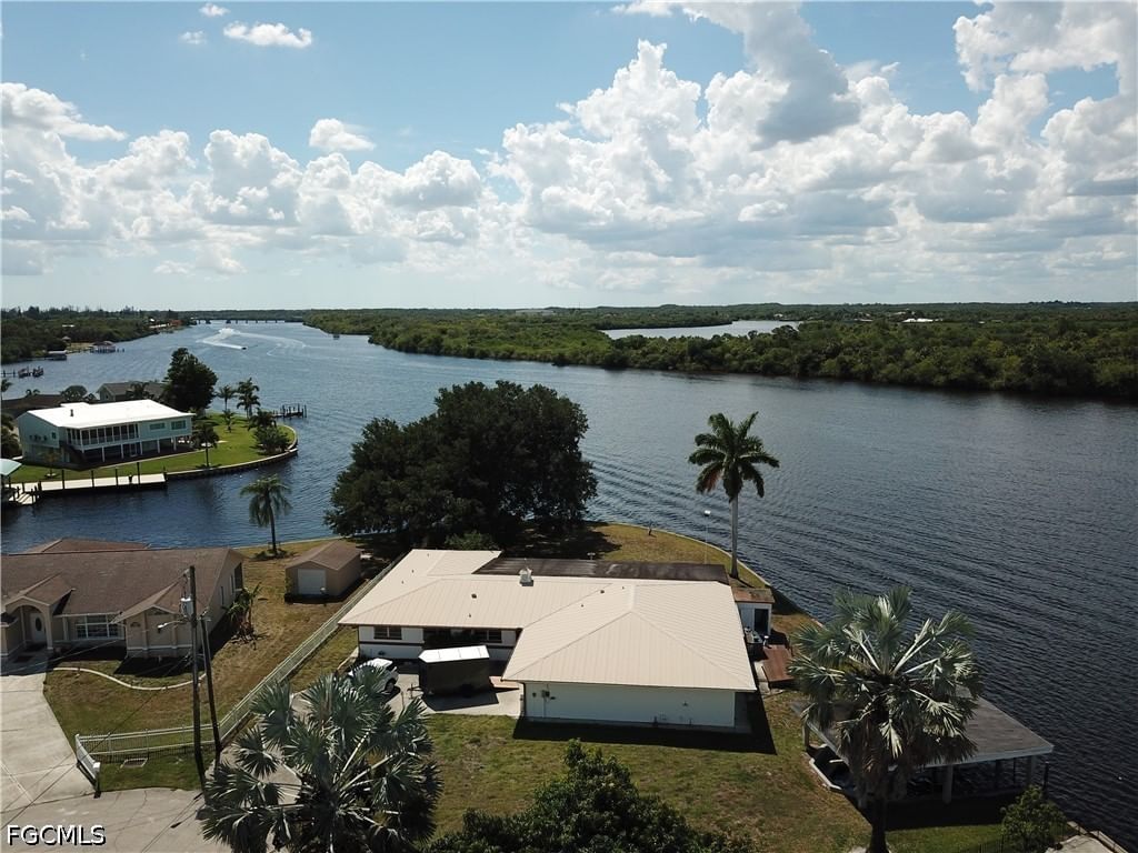13208 Marquette Boulevard, Fort Myers, FL 33905 photo 2