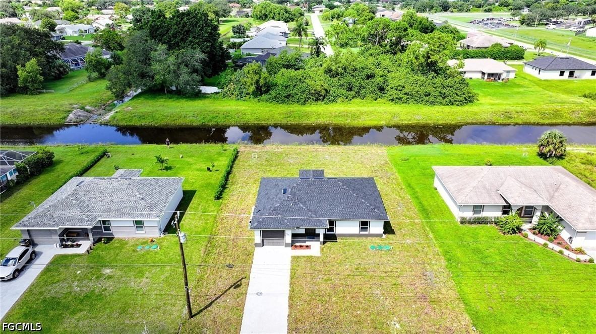 1011 Kent Street E, Lehigh Acres, FL 33974 photo 2