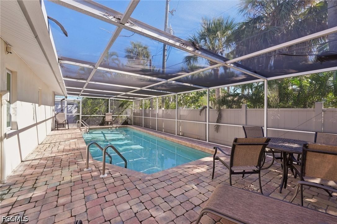 210 Hibiscus Drive, Fort Myers Beach, FL 33931 photo 2
