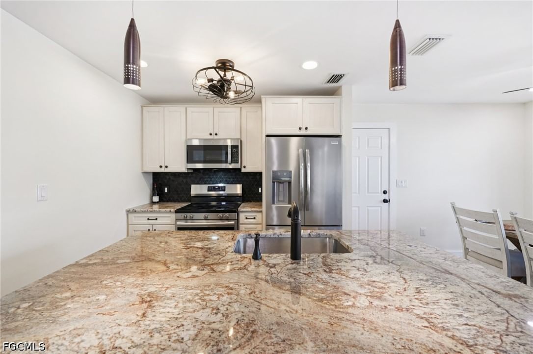 210 Hibiscus Drive, Fort Myers Beach, FL 33931 photo 4