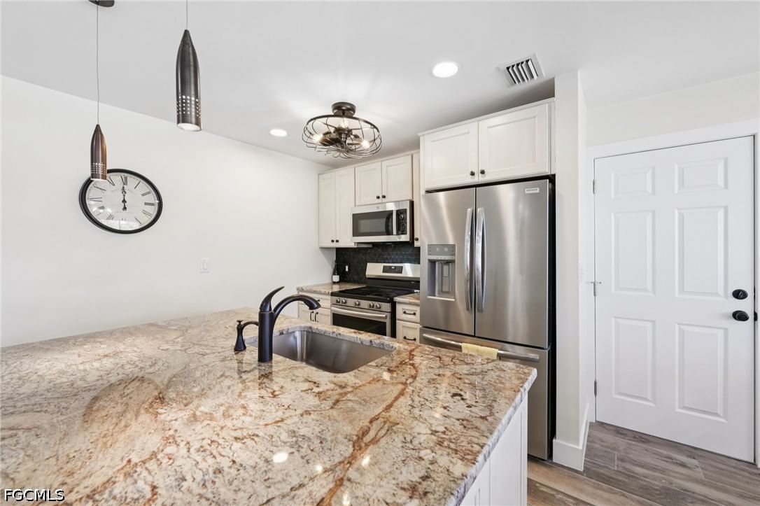 210 Hibiscus Drive, Fort Myers Beach, FL 33931 photo 5