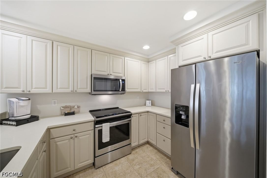 221 9th Street S #206, Naples, FL 34102 photo 5