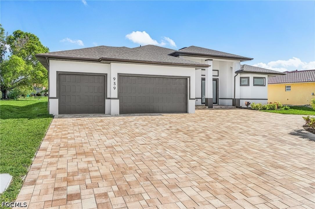 939 Mohawk Parkway, Cape Coral, FL 33914 photo 2
