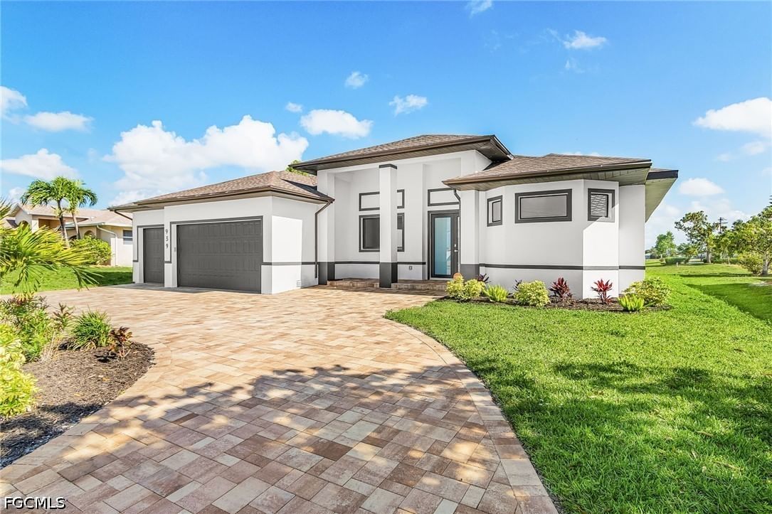 939 Mohawk Parkway, Cape Coral, FL 33914 photo 3