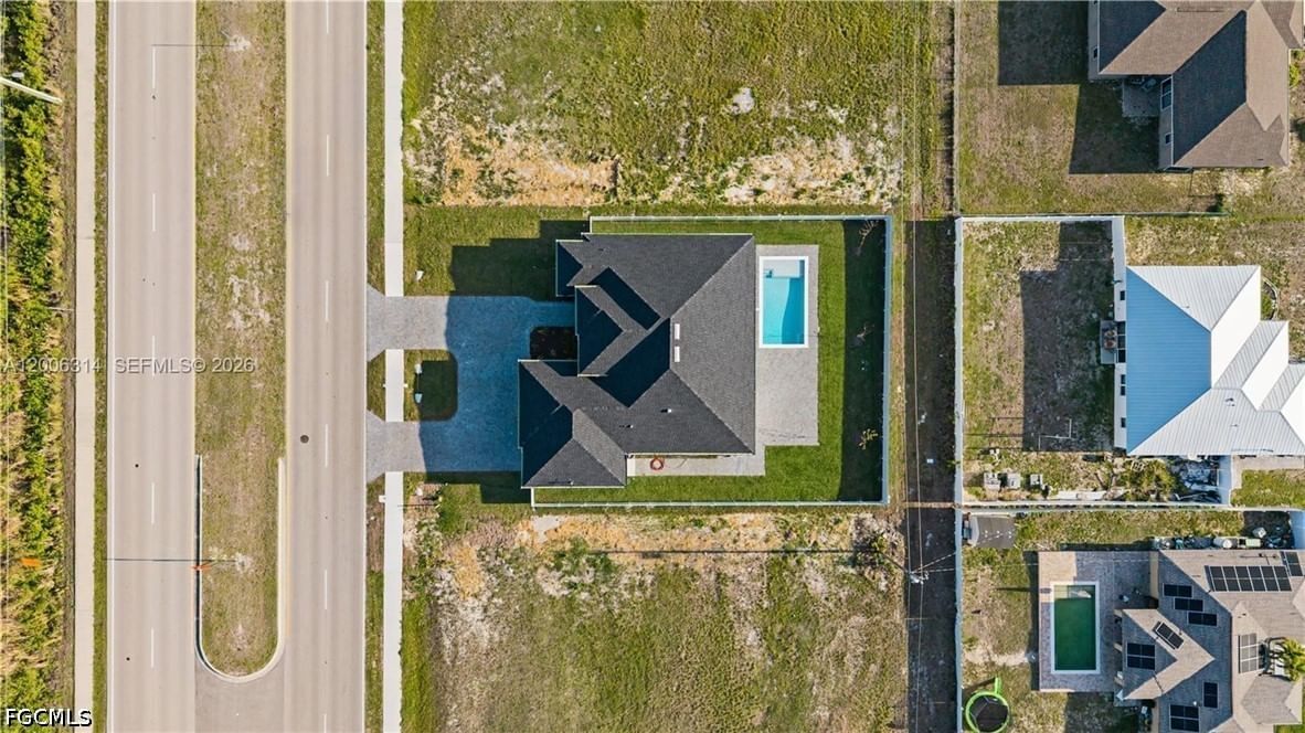 628 Chiquita Boulevard N, Cape Coral, FL 33993 photo 3