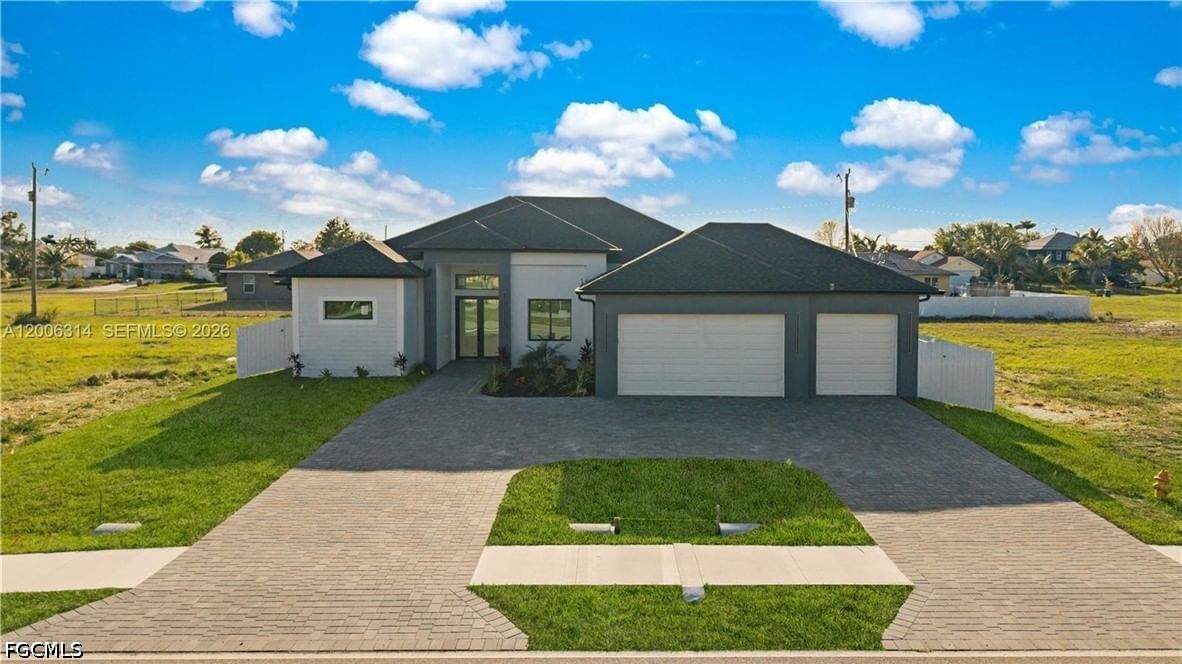 628 Chiquita Boulevard N, Cape Coral, FL 33993 photo 4