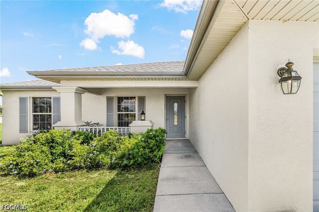 307 NE 25th Terrace, Cape Coral, FL 33909 photo 4
