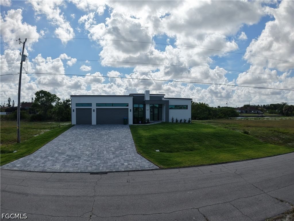 2135 SW 8th Place, Cape Coral, FL 33991 photo 2