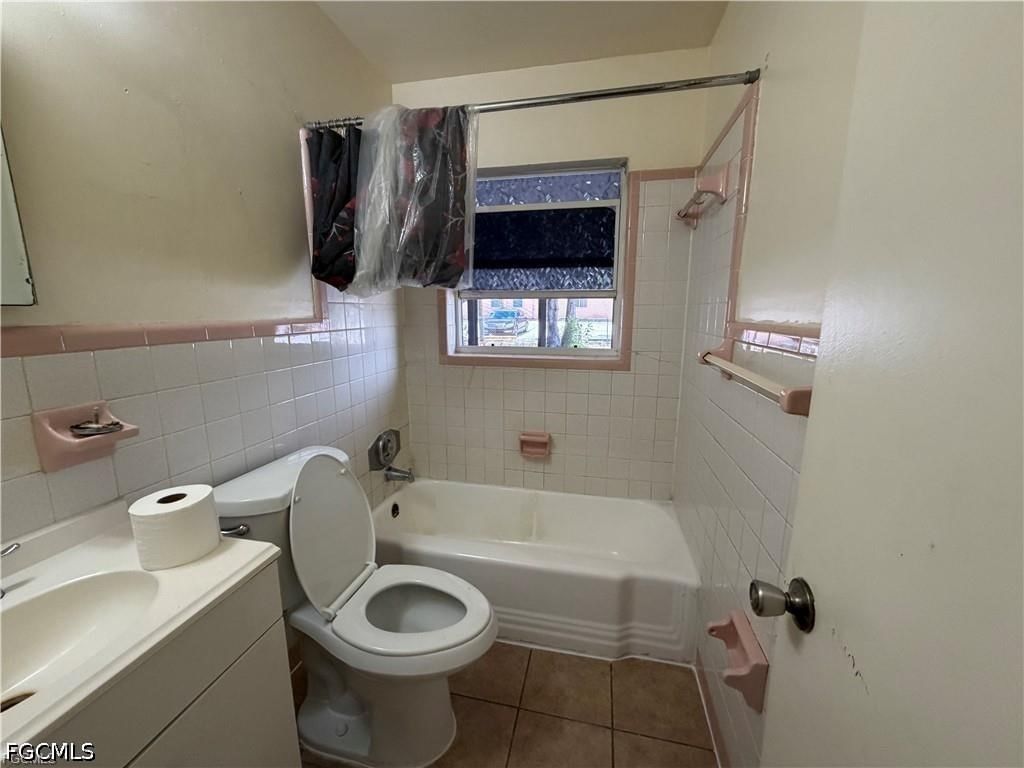 4902 Victoria Drive #1, Cape Coral, FL 33904 photo 5