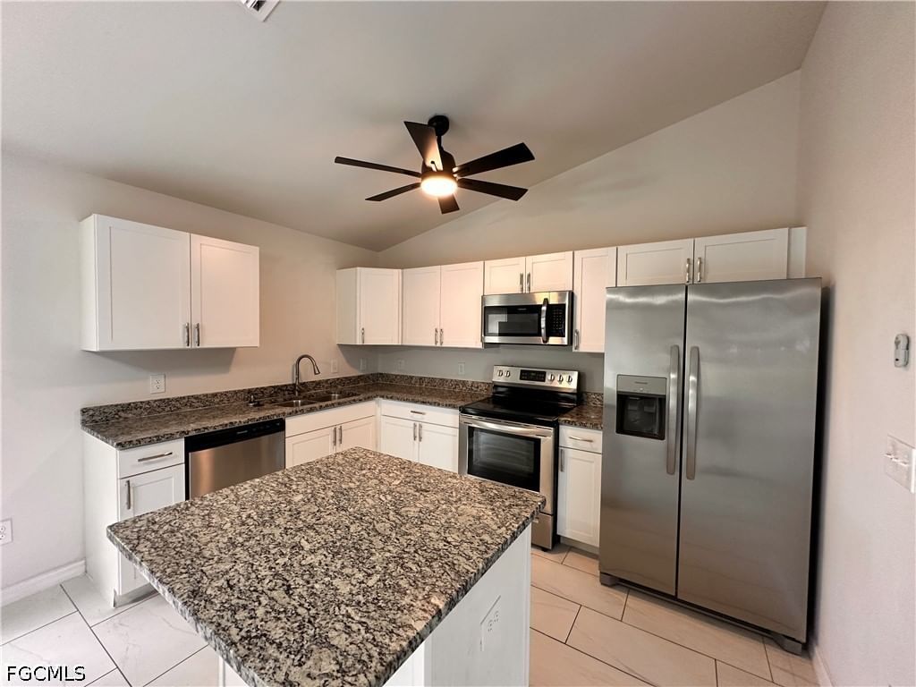 2212 SW Santa Barbara Place, Cape Coral, FL 33991 photo 4