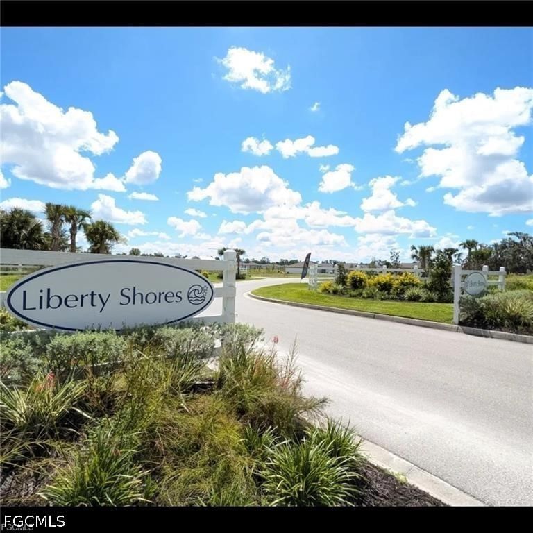 815 Gen D Macarthur Avenue, Labelle, FL 33935 photo 2