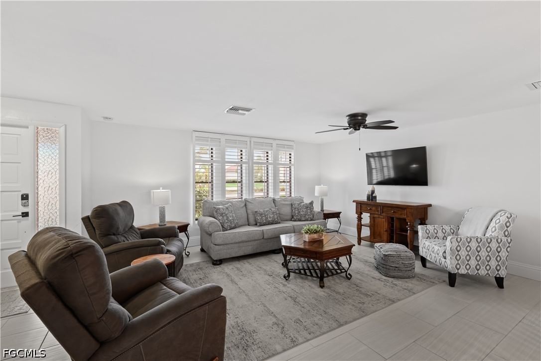5215 Pelican Boulevard, Cape Coral, FL 33914 photo 5