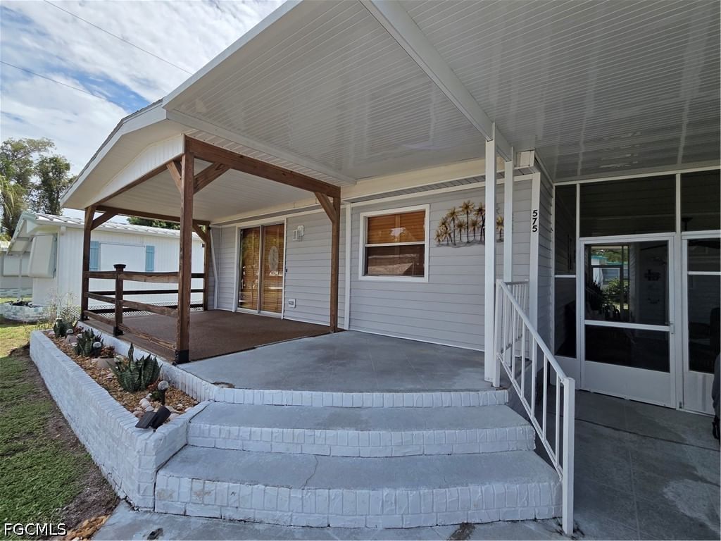 575 Winning Way, North Fort Myers, FL 33917 photo 4
