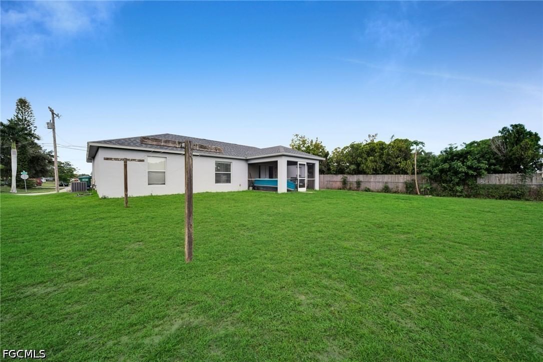 1502 SE 2nd Place, Cape Coral, FL 33990 photo 5