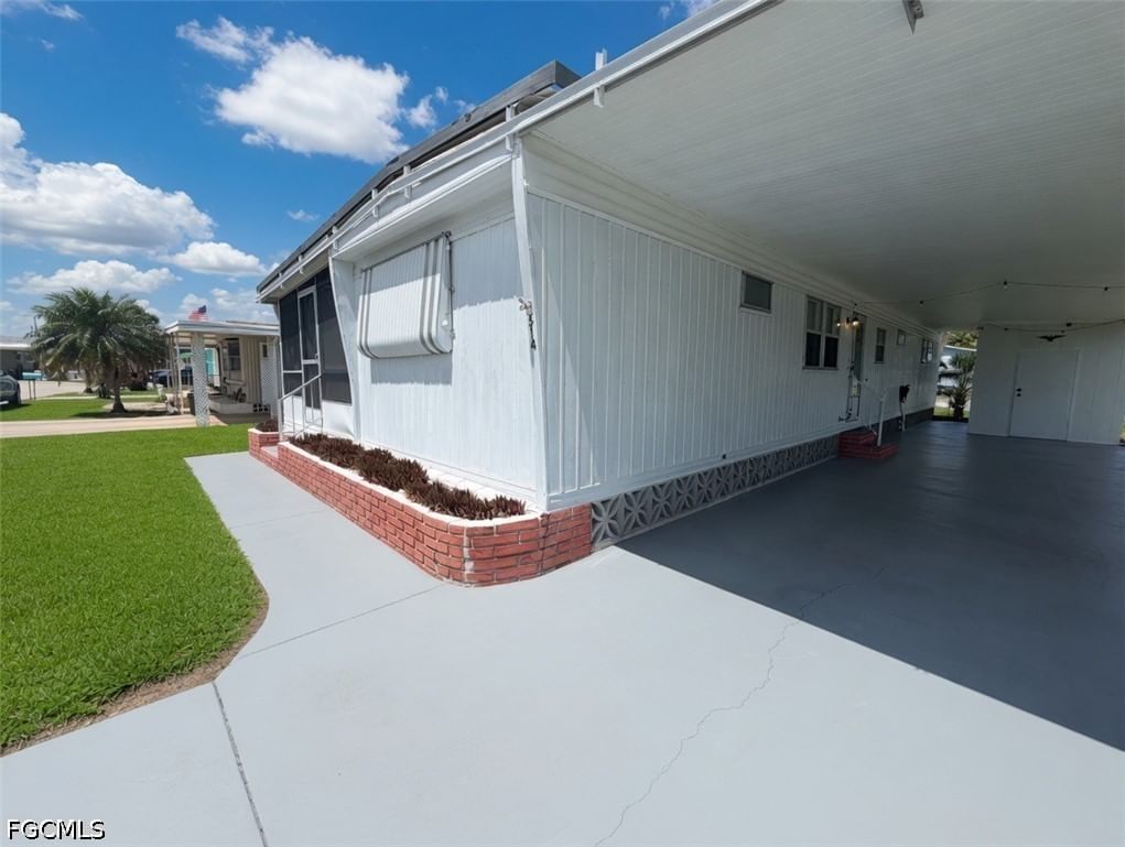 514 Blossom Court, North Fort Myers, FL 33917 photo 2
