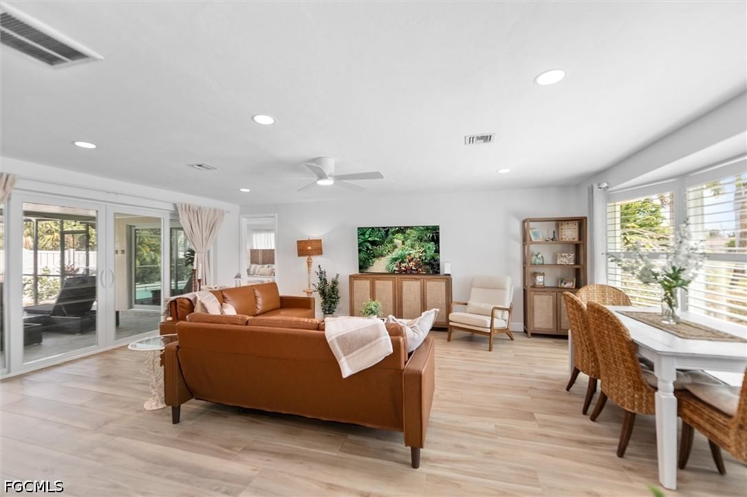 9428 Moonlight Drive, Sanibel, FL 33957 photo 4