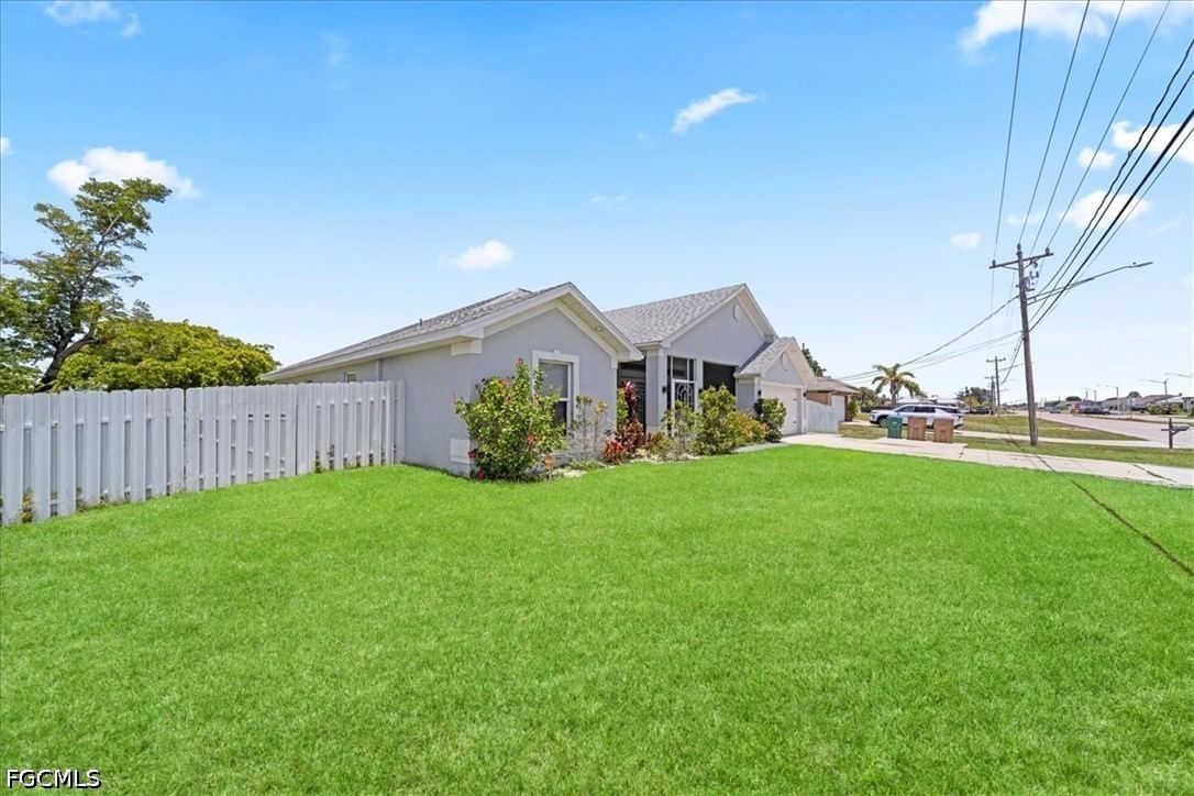 22 Nelson Road S, Cape Coral, FL 33991 photo 4