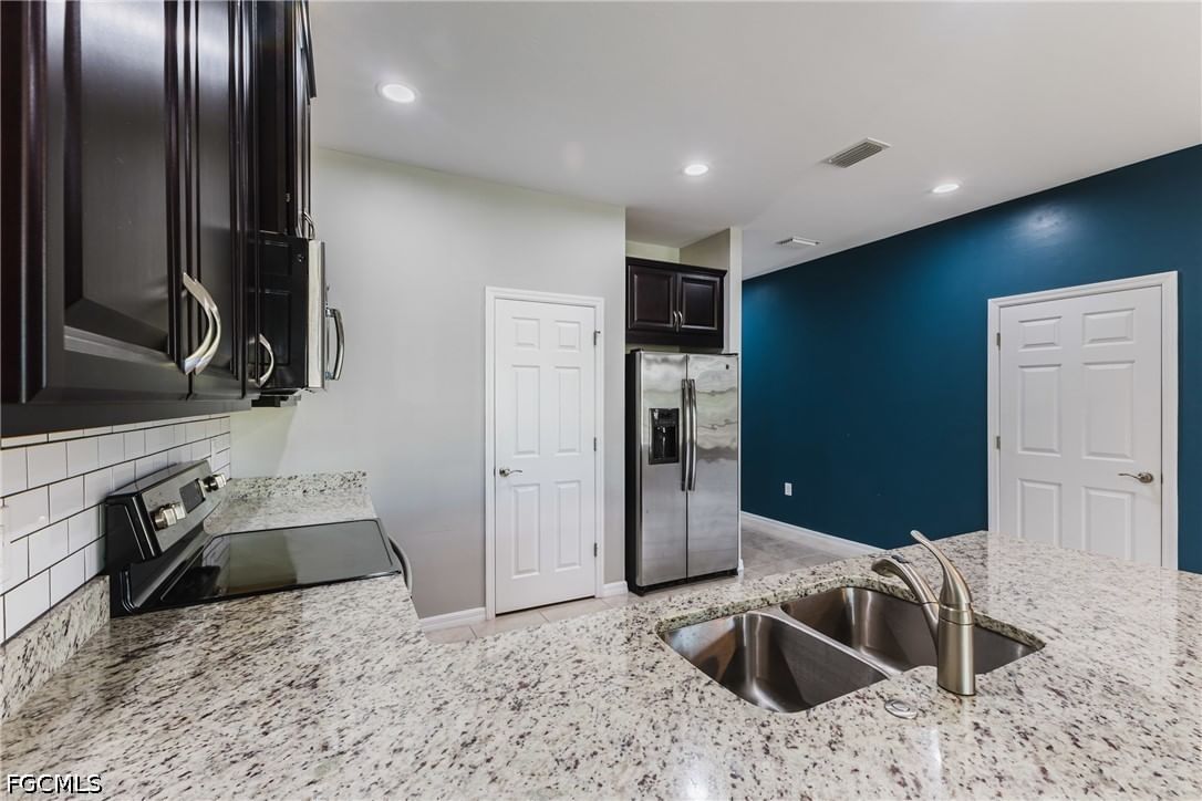4093 Wilmont Place, Fort Myers, FL 33916 photo 3