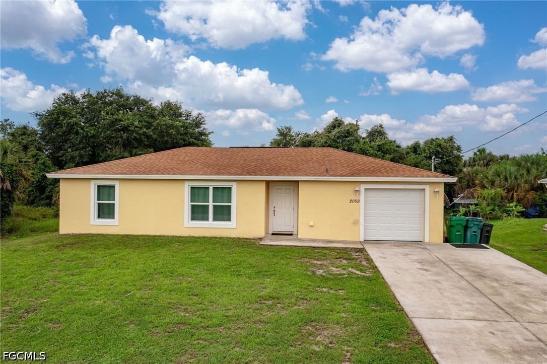 2069 Detroit Drive, Labelle, FL 33935 photo 2