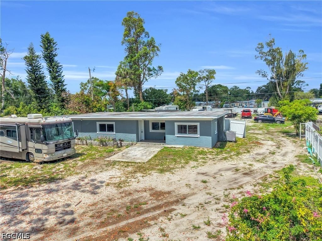 8396 Sevigny Drive, North Fort Myers, FL 33917 photo 2