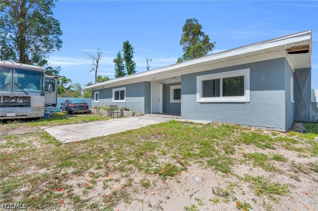 8396 Sevigny Drive, North Fort Myers, FL 33917 photo 3
