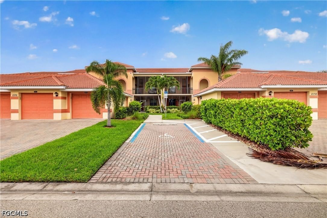 13710 Julias Way #924, Fort Myers, FL 33919 photo 2