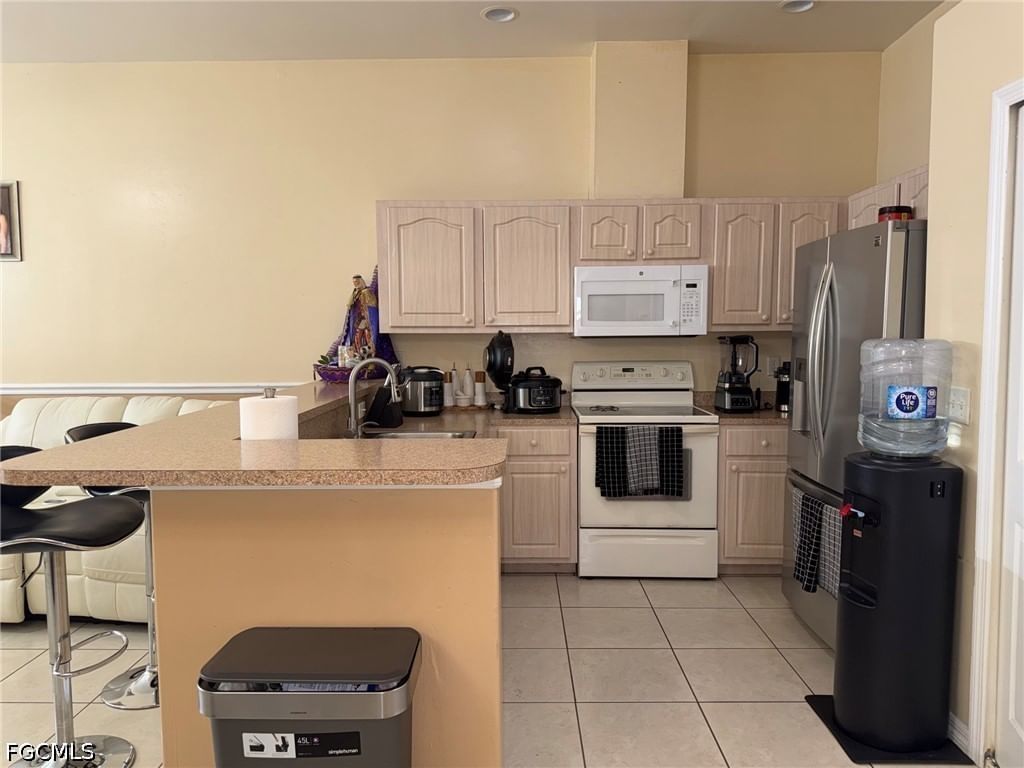 920 SE 6th Court, Cape Coral, FL 33990 photo 4