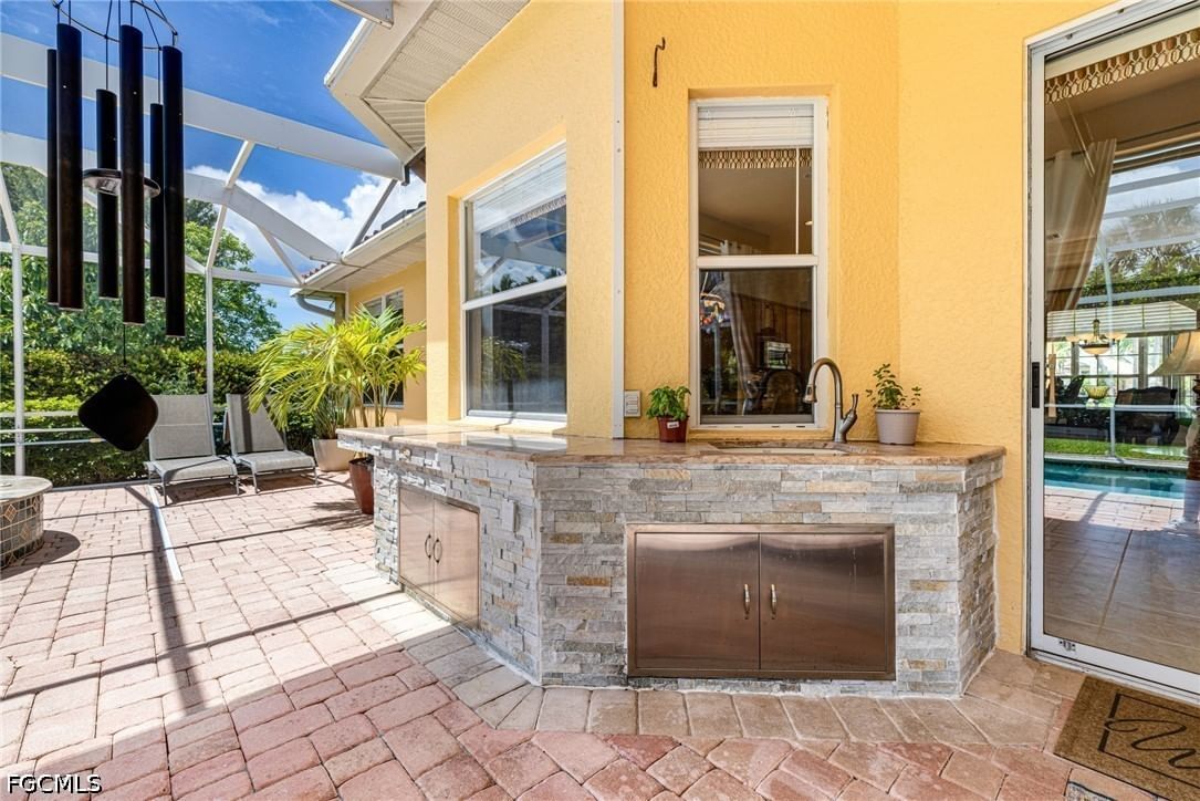 9836 Los Altos Court, Fort Myers, FL 33919 photo 5