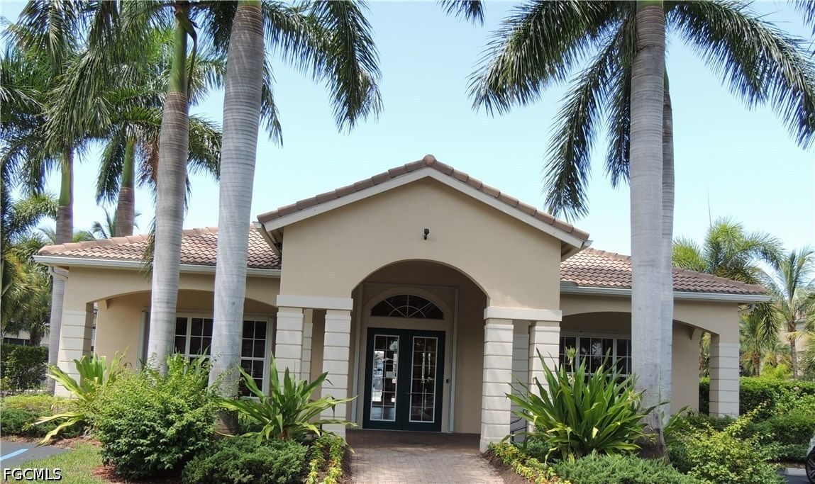 6020 Jonathans Bay Circle #202, Fort Myers, FL 33908 photo 4