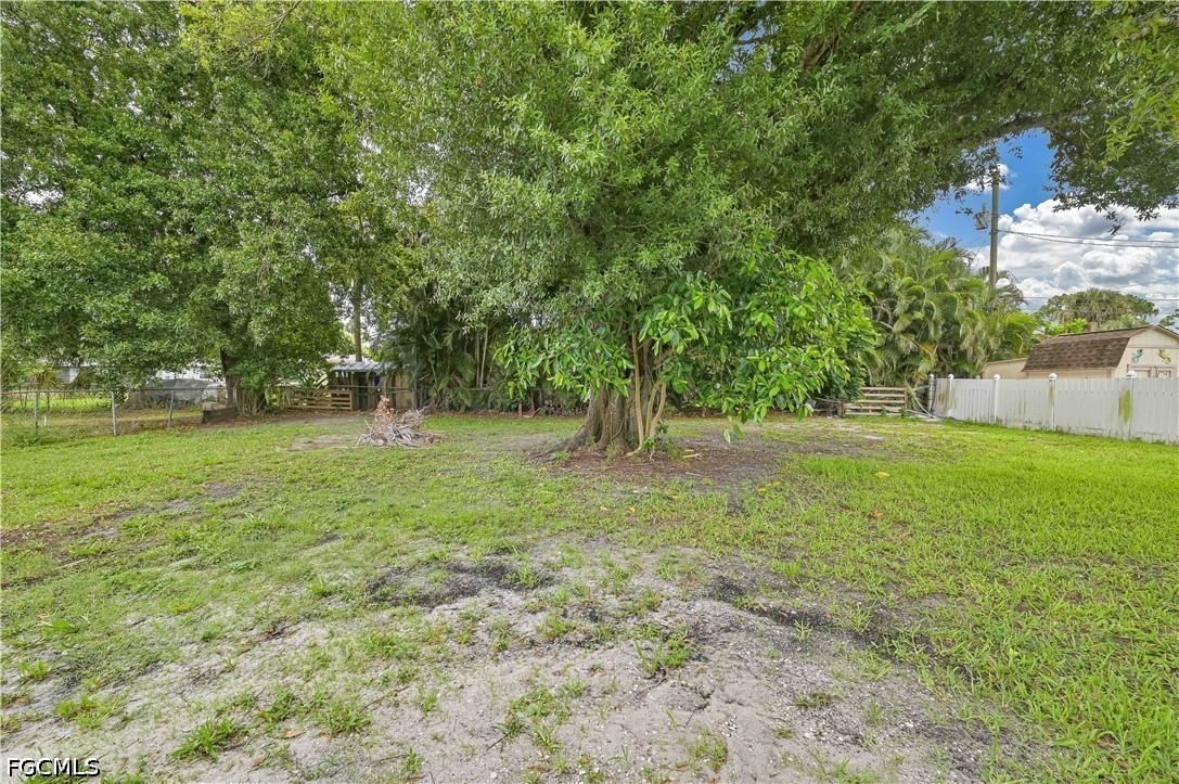 1130 Travis Avenue, North Fort Myers, FL 33903 photo 2