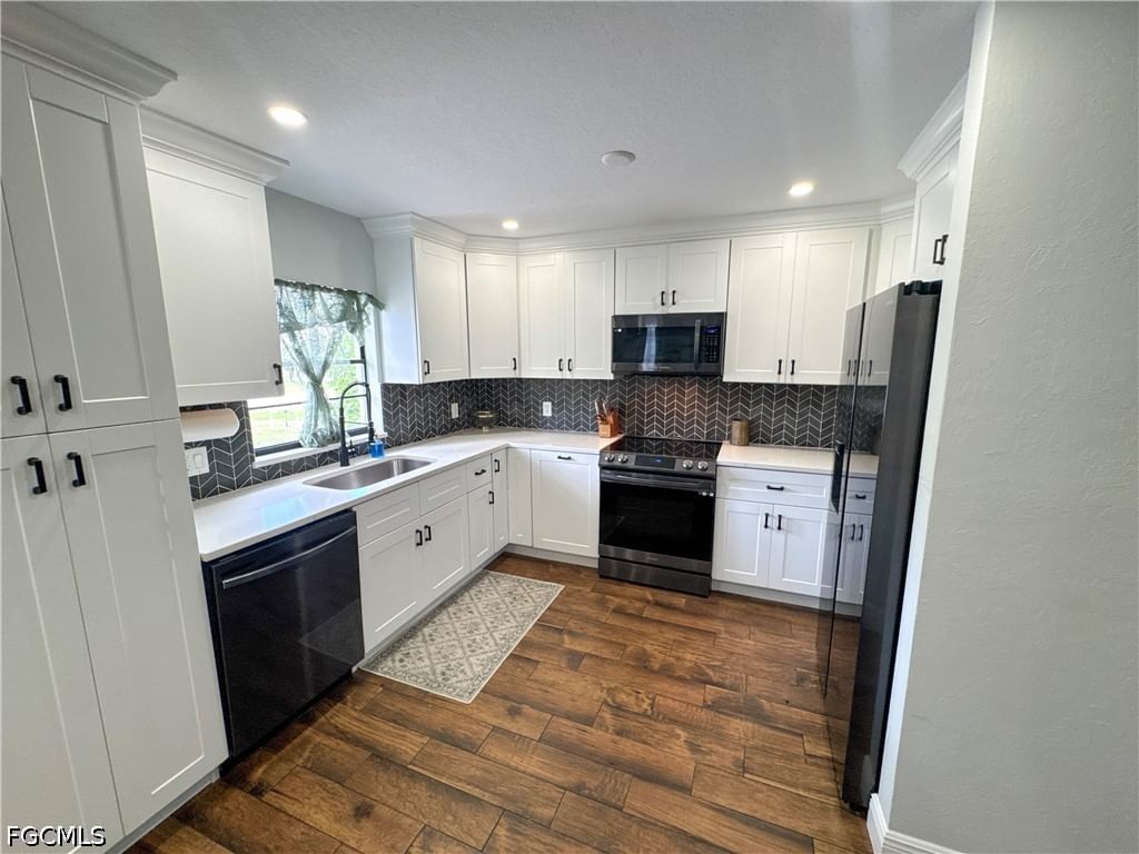 1019 Wyomi Drive, Fort Myers, FL 33919 photo 4