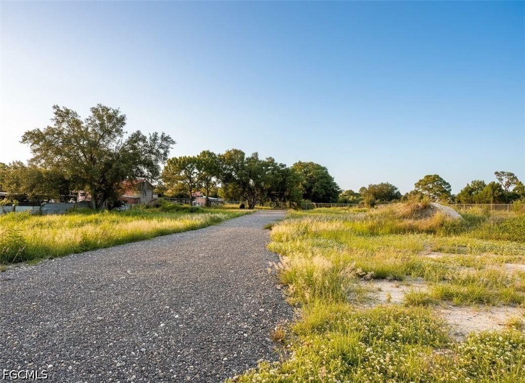 575 S Jinete Street, Clewiston, FL 33440 photo 2