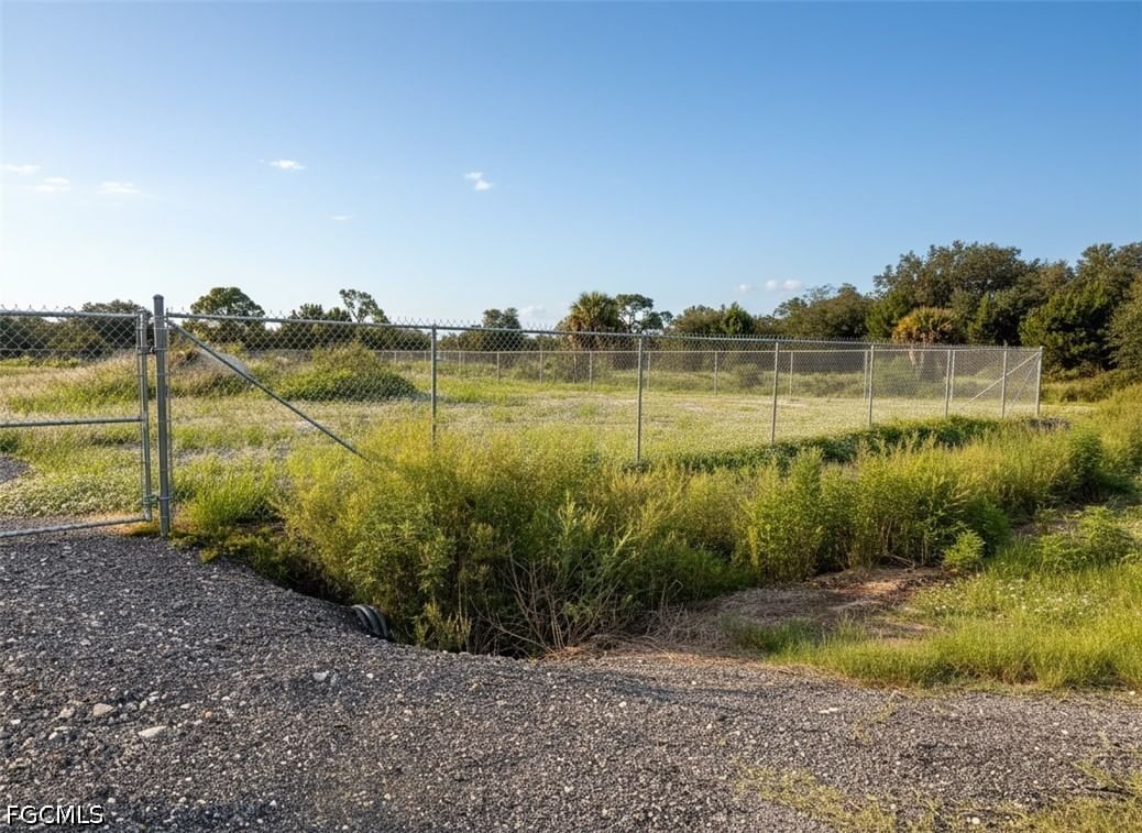 575 S Jinete Street, Clewiston, FL 33440 photo 3