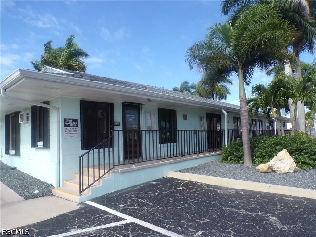 128 Cortez Way, Fort Myers Beach, FL 33931 photo 3