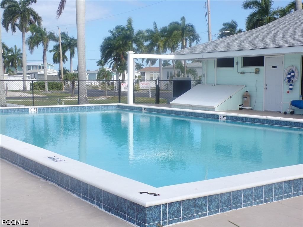 128 Cortez Way, Fort Myers Beach, FL 33931 photo 4