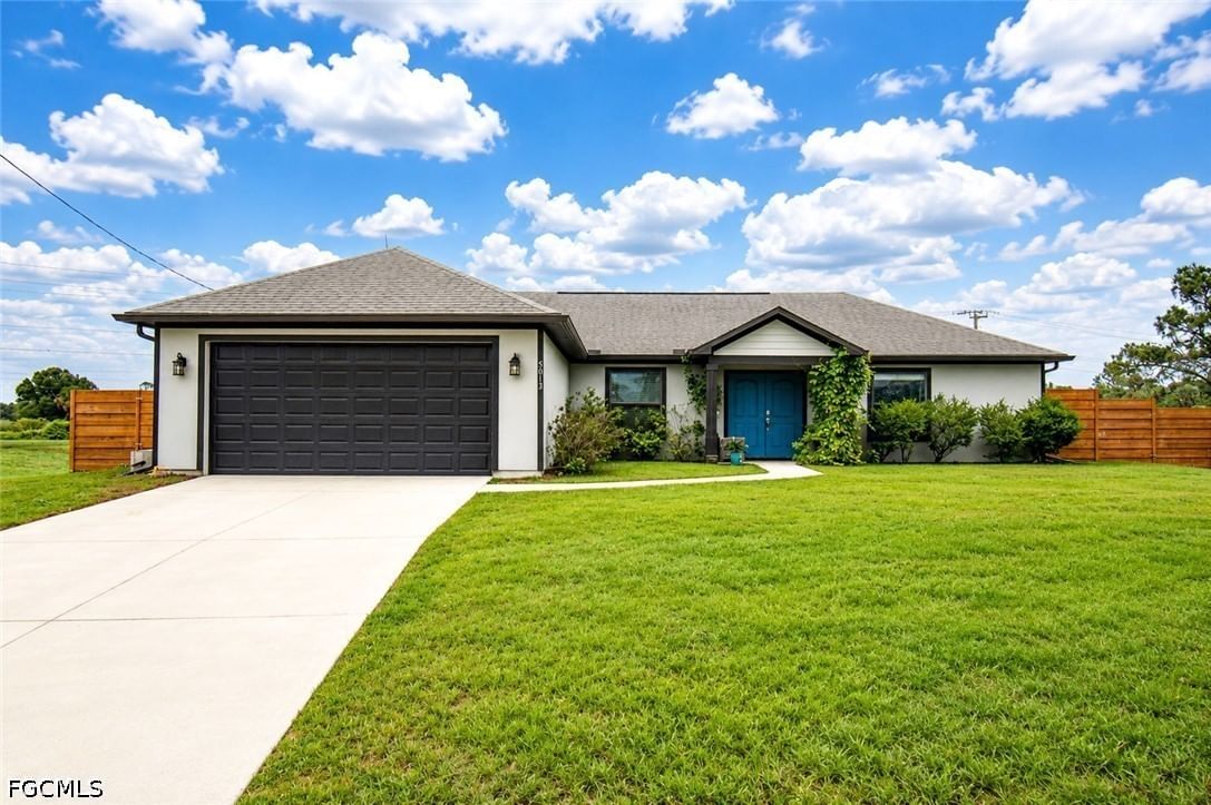 5013 Dania Circle, Labelle, FL 33935 photo 2