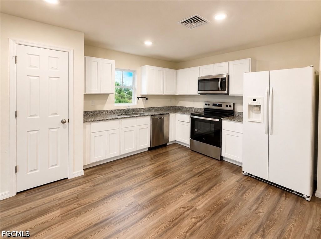 936 Panda Drive, Lehigh Acres, FL 33974 photo 4