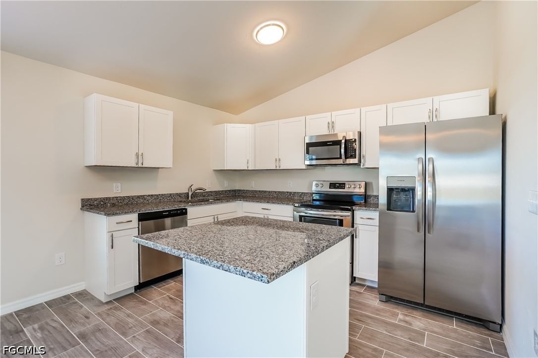 911 NE 9th Street, Cape Coral, FL 33909 photo 5
