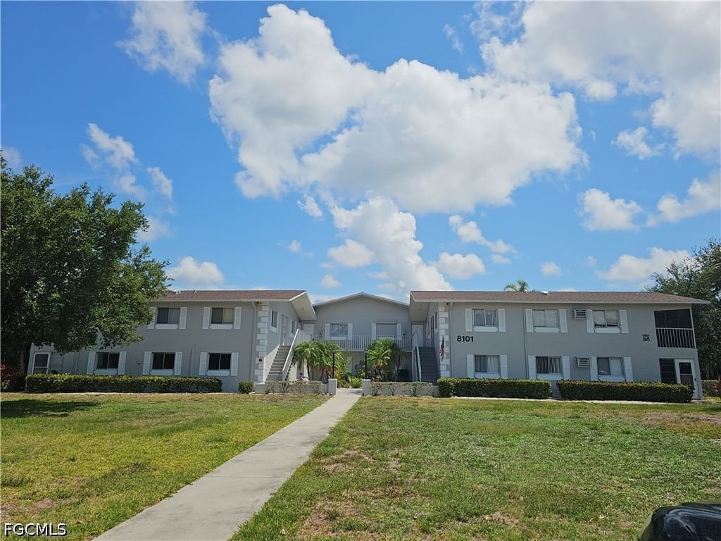 8101 Country Road #201, Fort Myers, FL 33919 photo 3