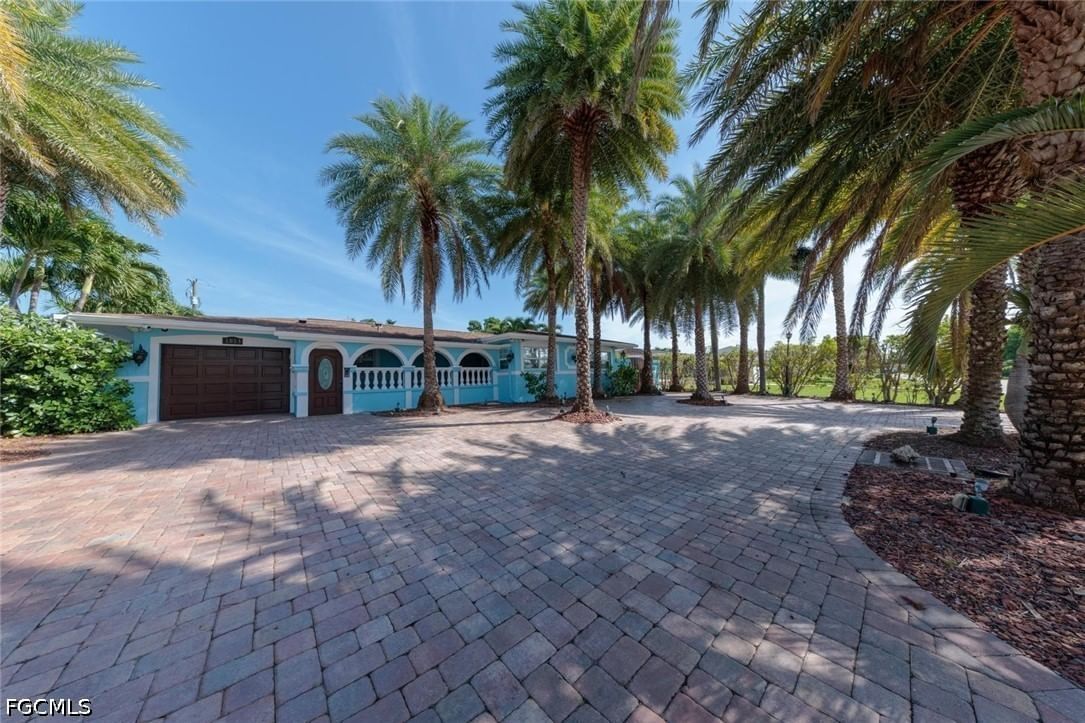 1013 SE 44th Street, Cape Coral, FL 33904 photo 3
